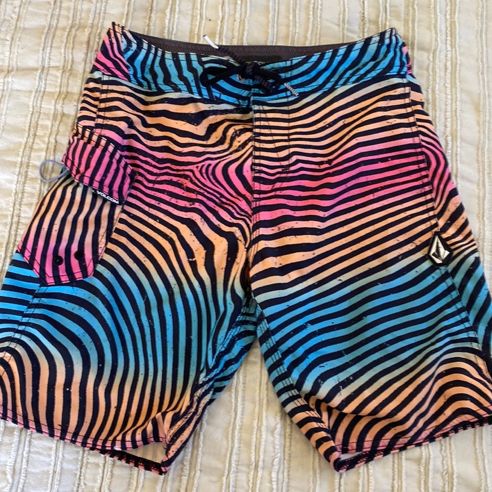 Volcom Boys Boardshorts size 27